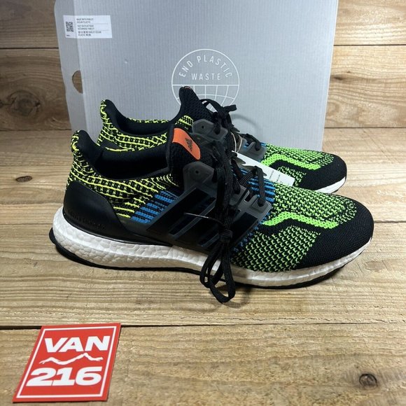 NEW Adidas Men\'s UltraBoost 5.0 DNA Black Green Running Shoes GX4103